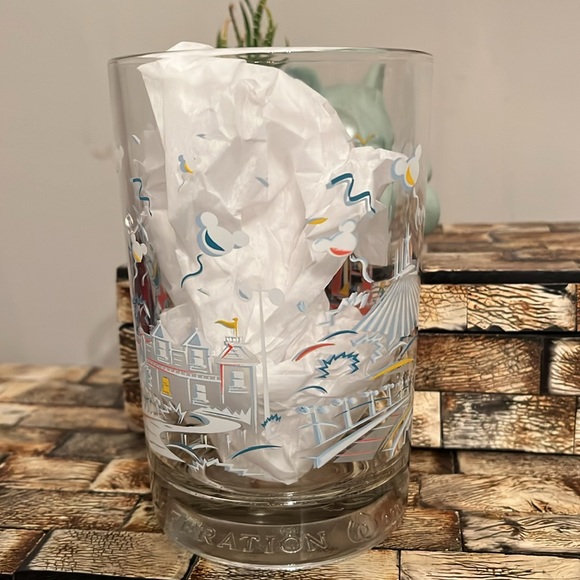 Vintage 1996, 25th Anniversary Walt Disney World Donald Duck Drinking Glass - Picture 3 of 7